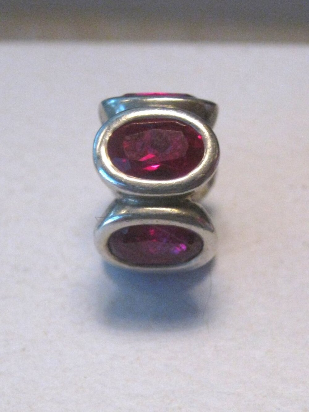 Genuine PANDORA  Red Oval Light - 50$